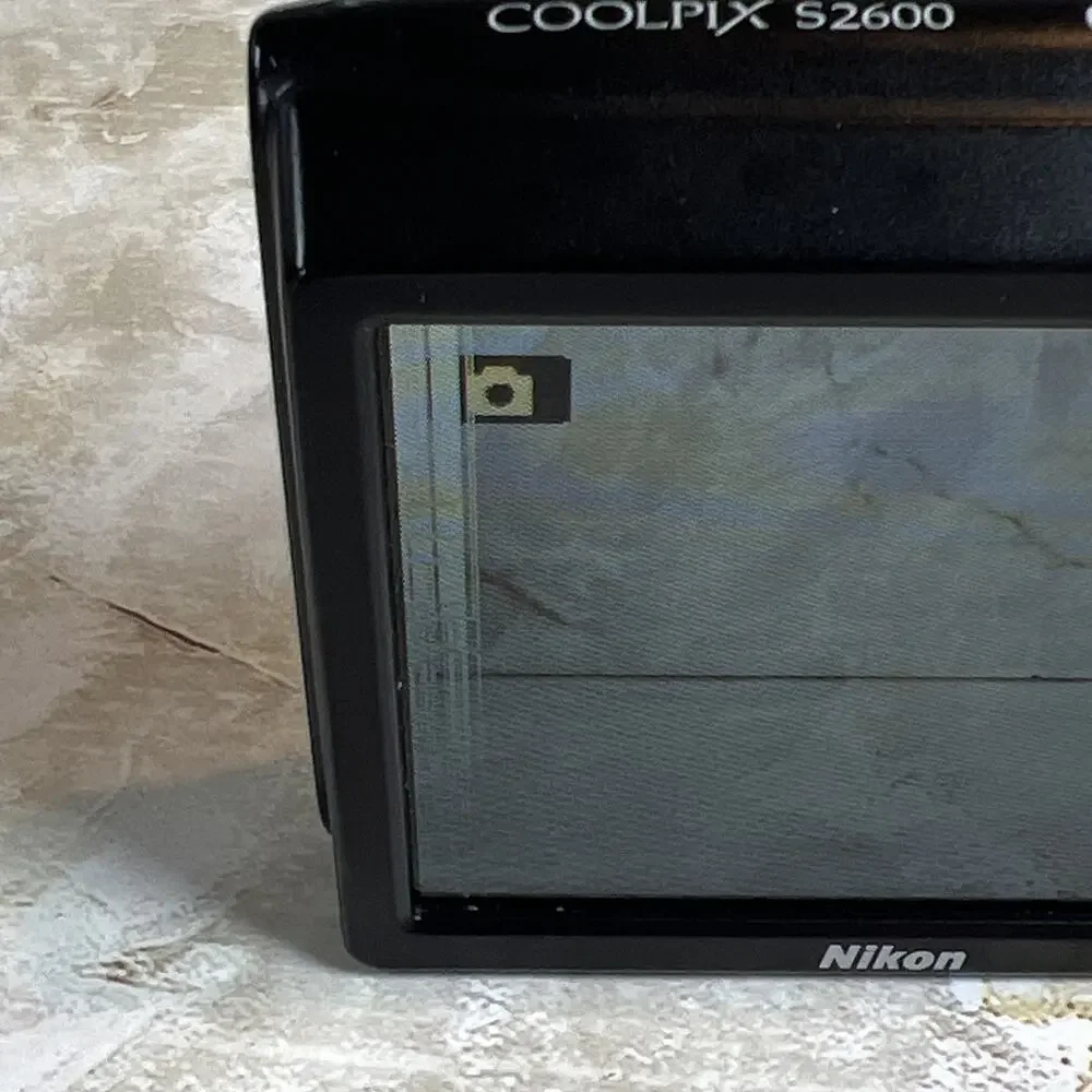 Nikon COOLPIX S2600 14.0MP 5x Optical Zoom Digital Camera Silver Tested READ
